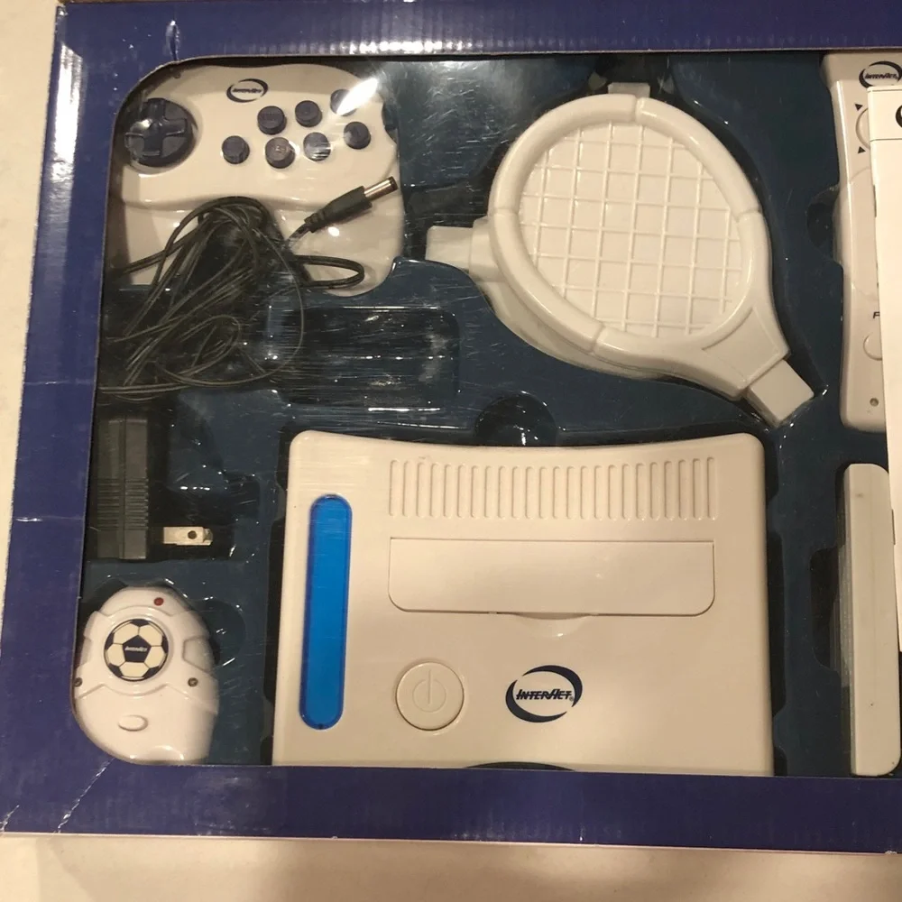 Video Game Console - 8 sports games and 32 Arcade style games